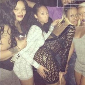 🌸 Long sleeve STRECHY dress.